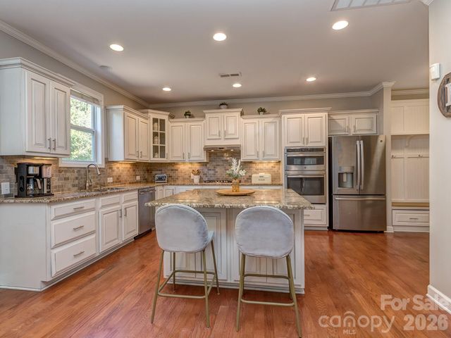 2008 Shalford Lane, Matthews, NC 28104