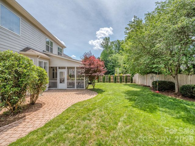 2008 Shalford Lane, Matthews, NC 28104