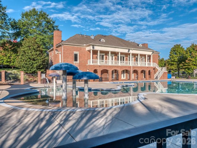 2008 Shalford Lane, Matthews, NC 28104