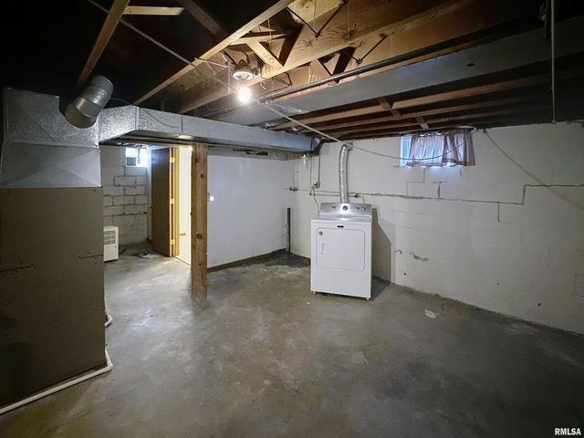 2130 10TH Street, East Moline, IL 61244