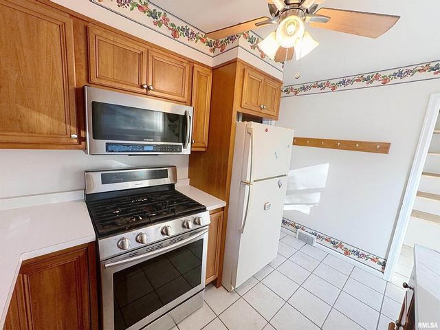 2130 10TH Street, East Moline, IL 61244