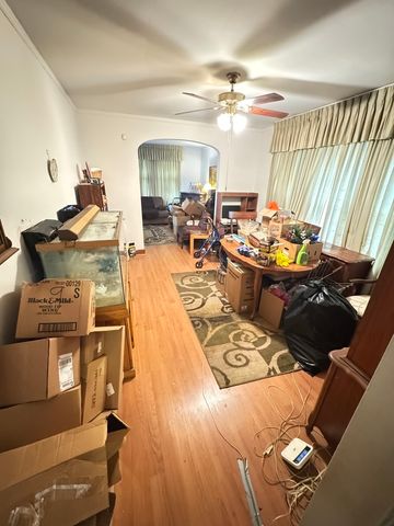 10210 S Prairie Avenue, Chicago, IL 60628