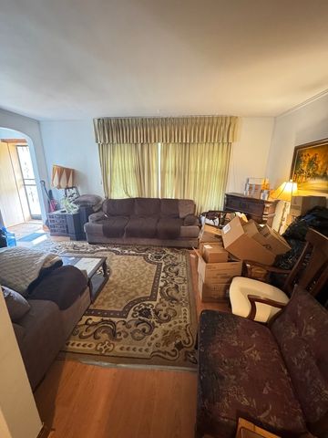 10210 S Prairie Avenue, Chicago, IL 60628