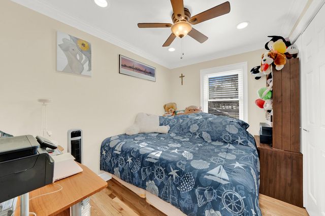 664 E Oakton Street, Des Plaines, IL 60018