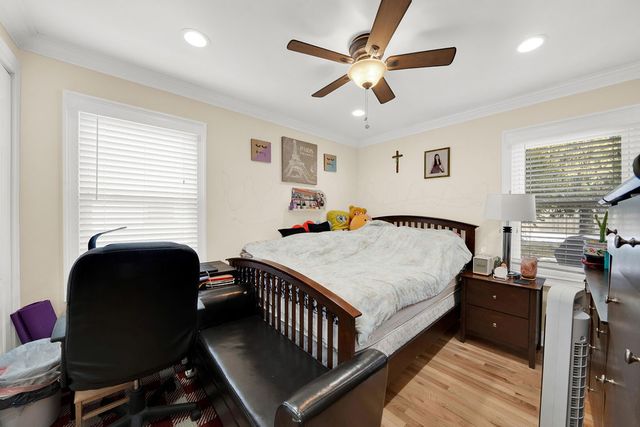 664 E Oakton Street, Des Plaines, IL 60018