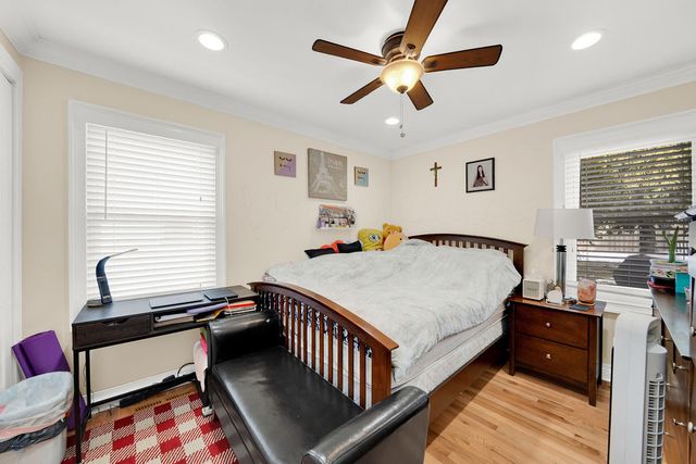 664 E Oakton Street, Des Plaines, IL 60018