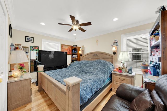 664 E Oakton Street, Des Plaines, IL 60018