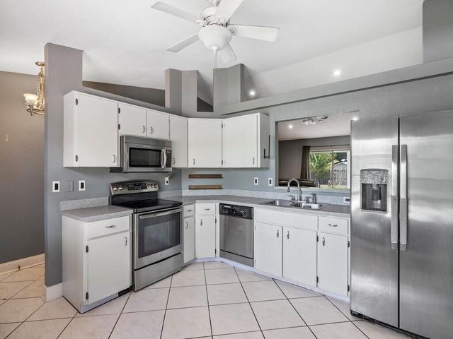 581 SW Dairy Road, Port St Lucie, FL 34953