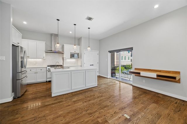 158 Vieux Carre Drive, Houston, TX 77009