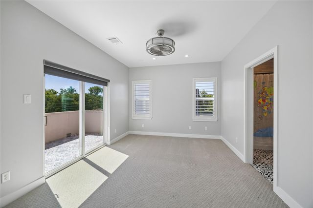 158 Vieux Carre Drive, Houston, TX 77009