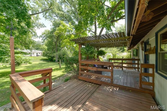 13011 Ambois Drive, St Louis, MO 63141