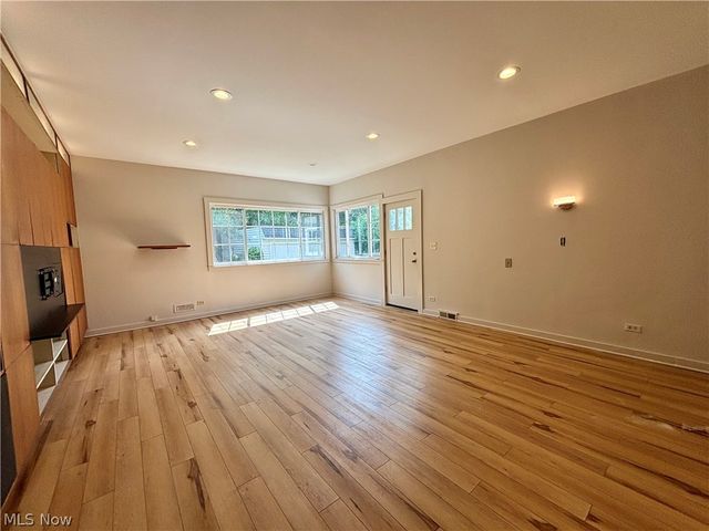 2607 Saybrook Road, University Heights, OH 44118