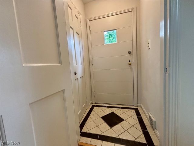 2607 Saybrook Road, University Heights, OH 44118