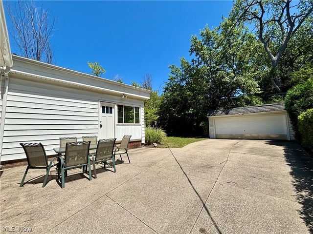 2607 Saybrook Road, University Heights, OH 44118