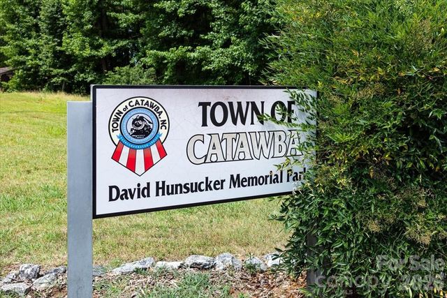 104 2nd Avenue NE, Catawba, NC 28609