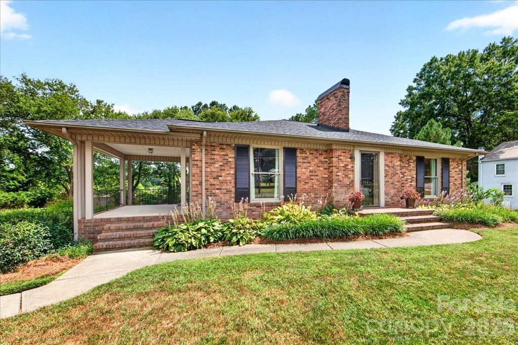 104 2nd Avenue NE, Catawba, NC 28609
