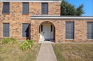 11350 Raven View Dr, Houston, TX 77067