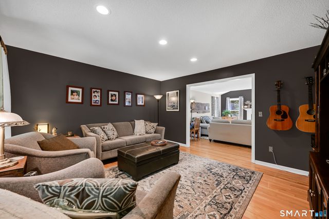 107 Robin Drive, Canton, CT 06019