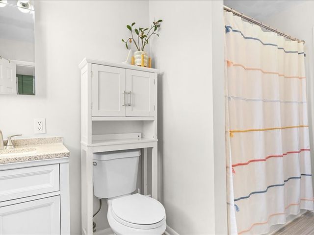 7854 Deerfield Avenue, Woodridge, IL 60517