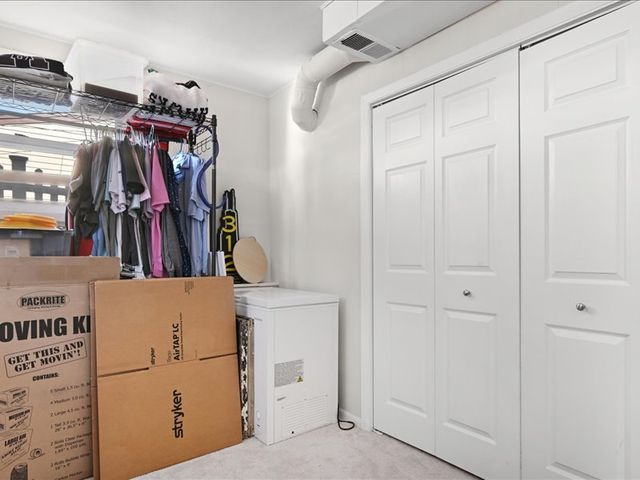 7854 Deerfield Avenue, Woodridge, IL 60517