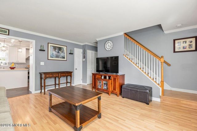 39 Appleton Drive, Hazlet, NJ 07730