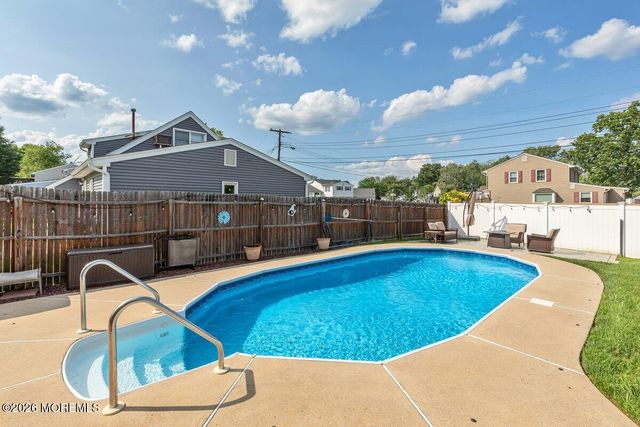 39 Appleton Drive, Hazlet, NJ 07730