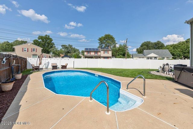 39 Appleton Drive, Hazlet, NJ 07730