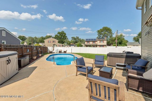 39 Appleton Drive, Hazlet, NJ 07730