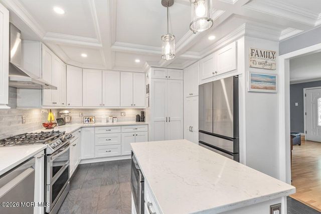 39 Appleton Drive, Hazlet, NJ 07730