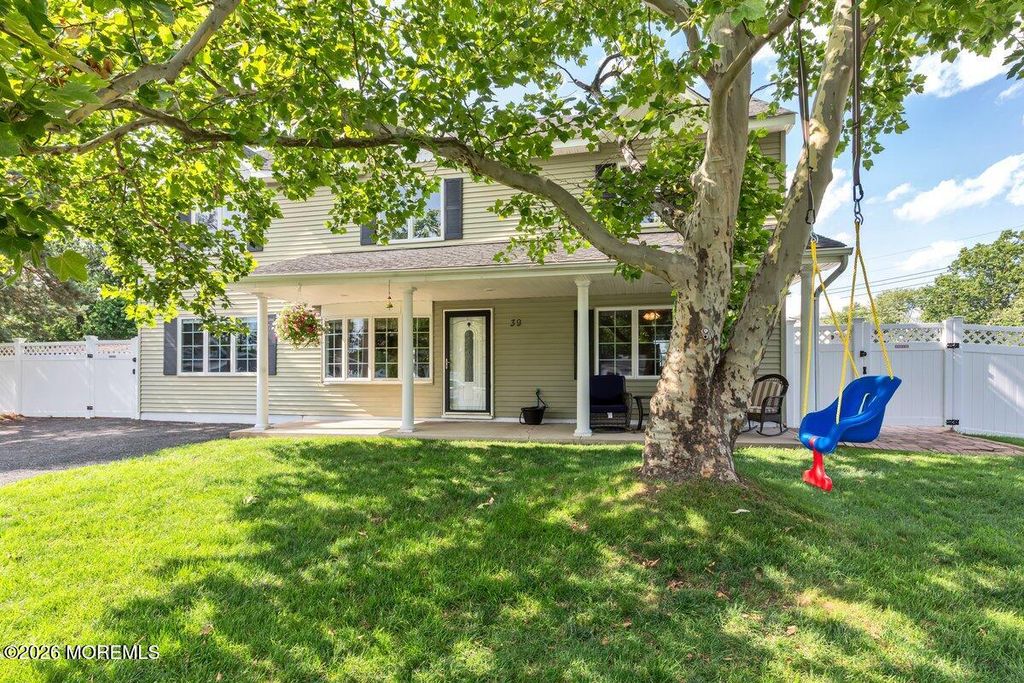 39 Appleton Drive, Hazlet, NJ 07730
