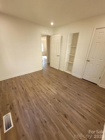 1116 East Drive, Gastonia, NC 28052