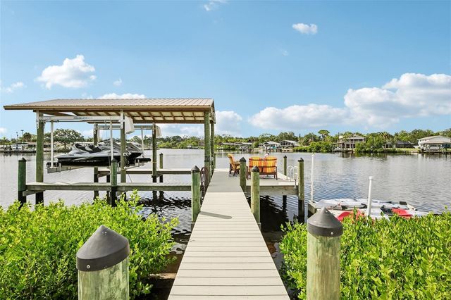 806 BLUE HERON BOULEVARD, Ruskin, FL 33570