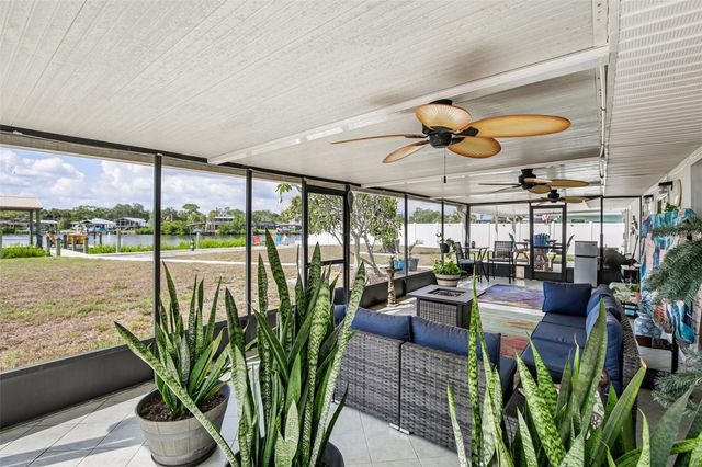 806 BLUE HERON BOULEVARD, Ruskin, FL 33570