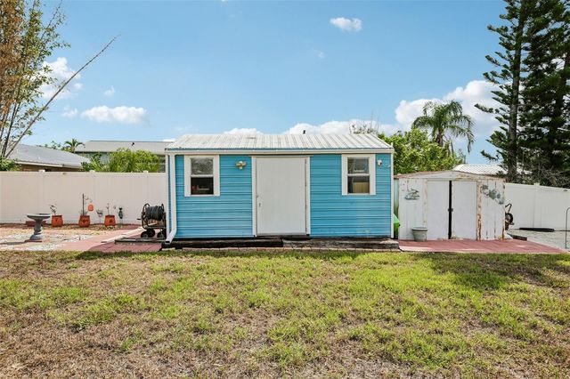 806 BLUE HERON BOULEVARD, Ruskin, FL 33570