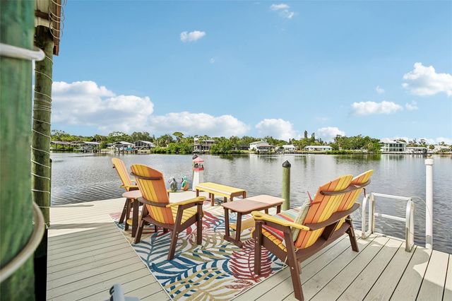 806 BLUE HERON BOULEVARD, Ruskin, FL 33570
