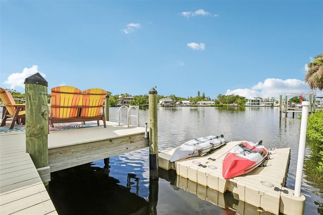 806 BLUE HERON BOULEVARD, Ruskin, FL 33570