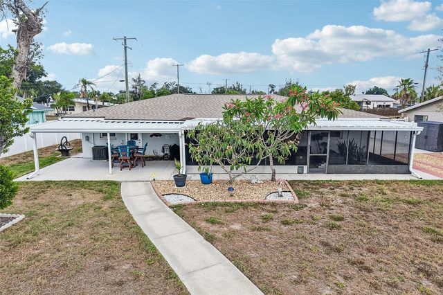 806 BLUE HERON BOULEVARD, Ruskin, FL 33570