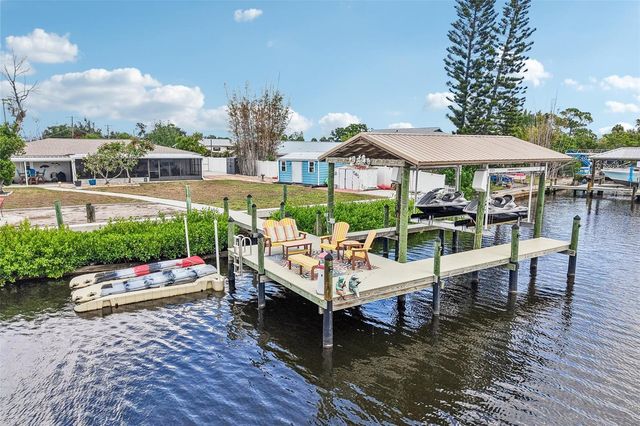 806 BLUE HERON BOULEVARD, Ruskin, FL 33570