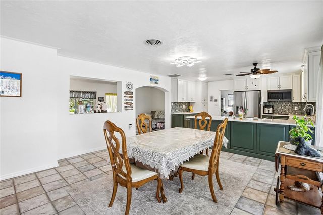 806 BLUE HERON BOULEVARD, Ruskin, FL 33570