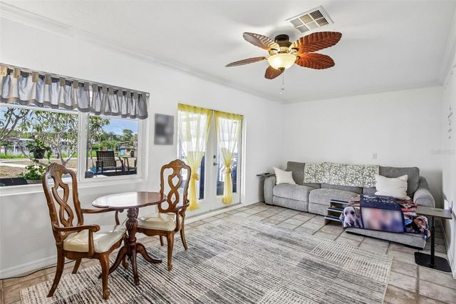 806 BLUE HERON BOULEVARD, Ruskin, FL 33570