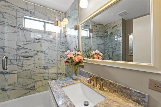 112 N Garfield Place, Monrovia, CA 91016