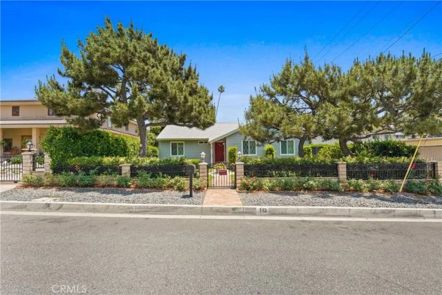 112 N Garfield Place, Monrovia, CA 91016