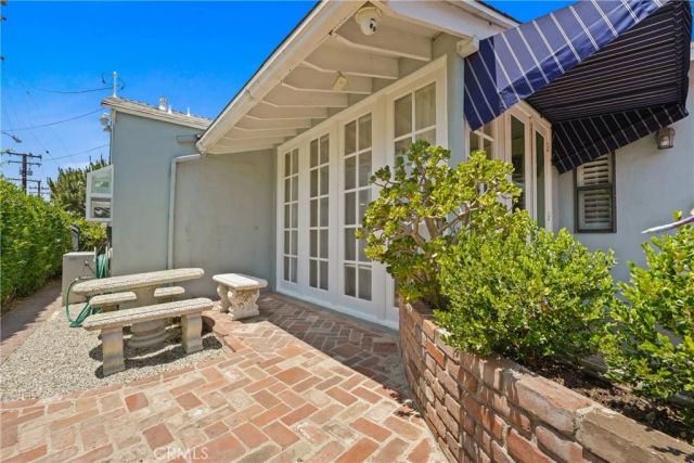 112 N Garfield Place, Monrovia, CA 91016