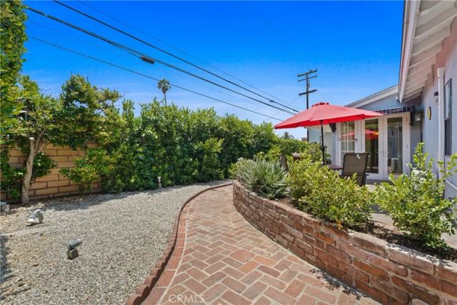 112 N Garfield Place, Monrovia, CA 91016