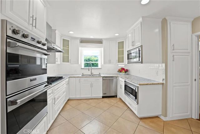 112 N Garfield Place, Monrovia, CA 91016