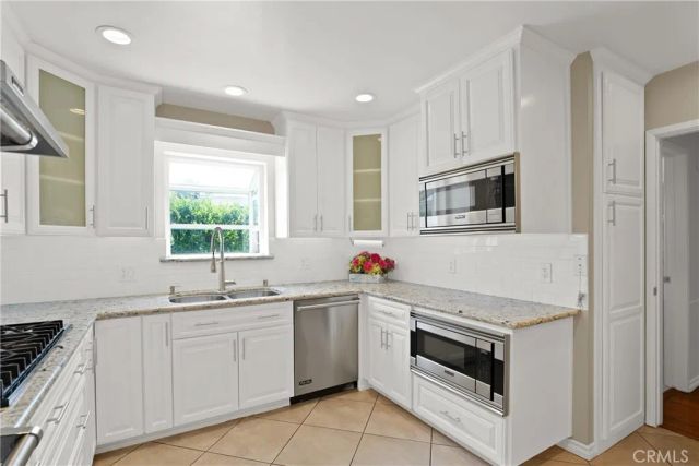 112 N Garfield Place, Monrovia, CA 91016