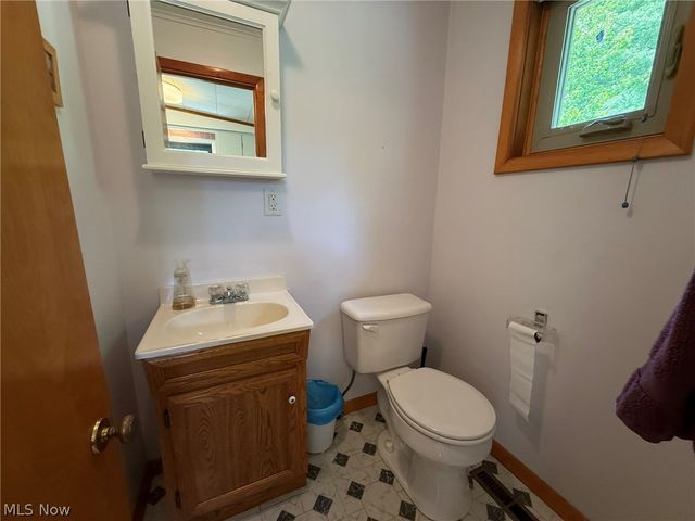 9073 N Shore Drive NE, Mineral City, OH 44656