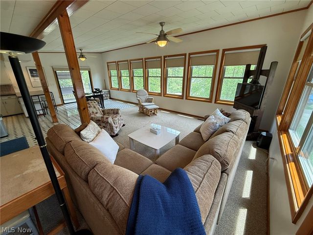 9073 N Shore Drive NE, Mineral City, OH 44656