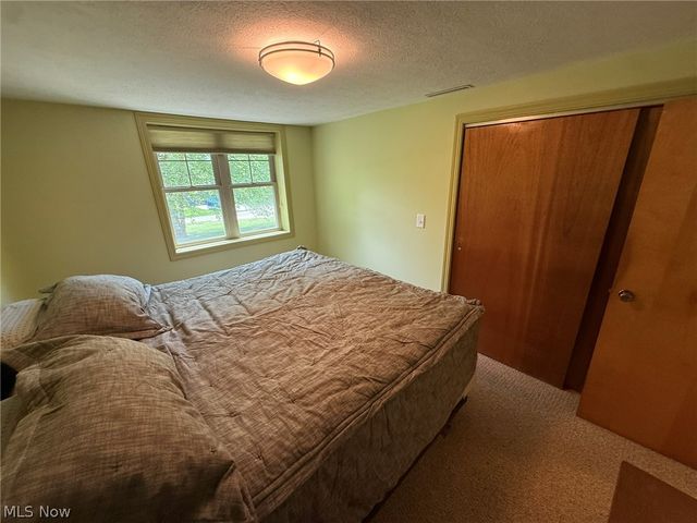 9073 N Shore Drive NE, Mineral City, OH 44656