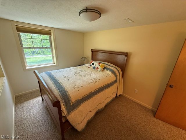 9073 N Shore Drive NE, Mineral City, OH 44656